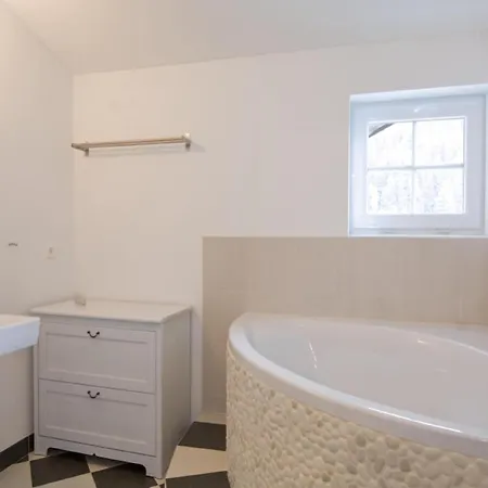 Penthouse In Near Lifts דירה