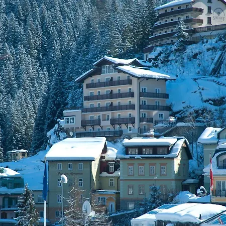 Penthouse In Near Lifts